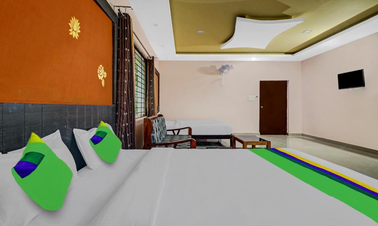 Grand Jp Inn Near 2 Km From Gundlupet Bus Stand Exterior foto