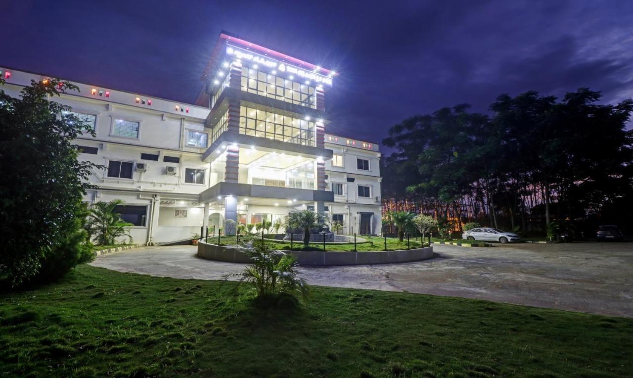 Grand Jp Inn Near 2 Km From Gundlupet Bus Stand Exterior foto