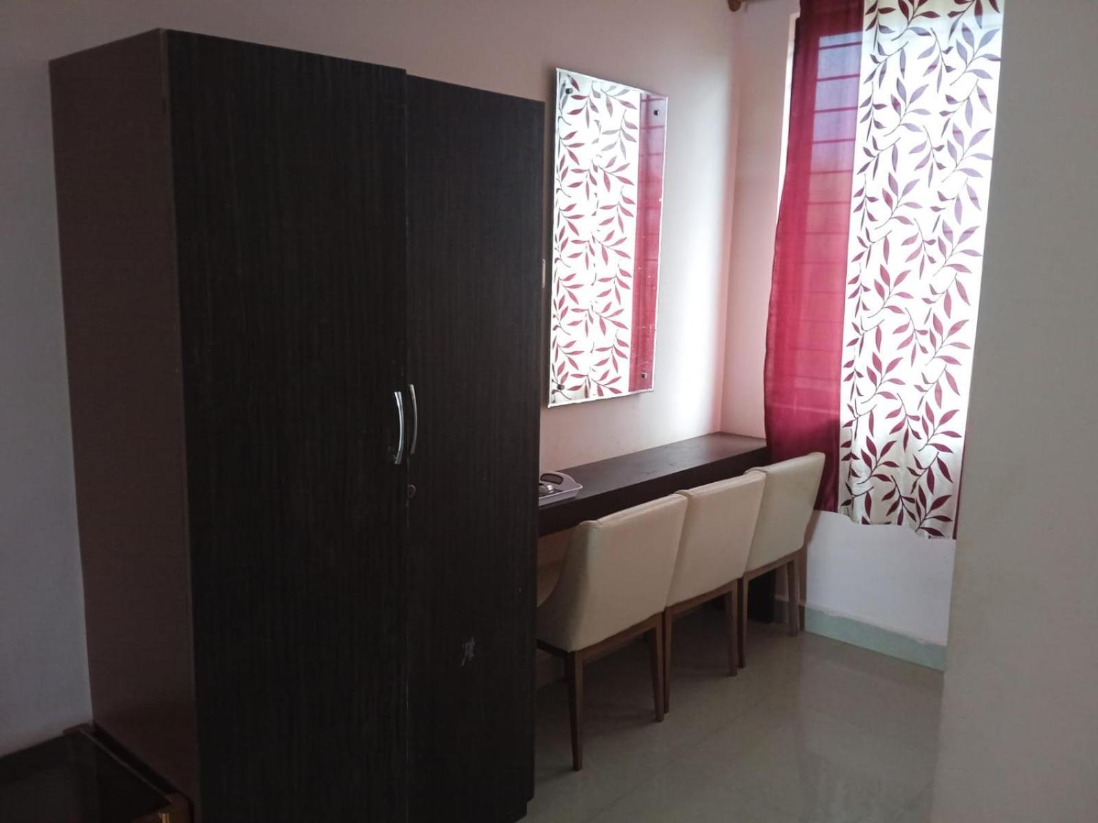 Grand Jp Inn Near 2 Km From Gundlupet Bus Stand Exterior foto